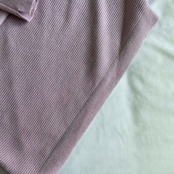 Asymmetrical Dolman Ottoman | Lilac - Picture 5 of 5